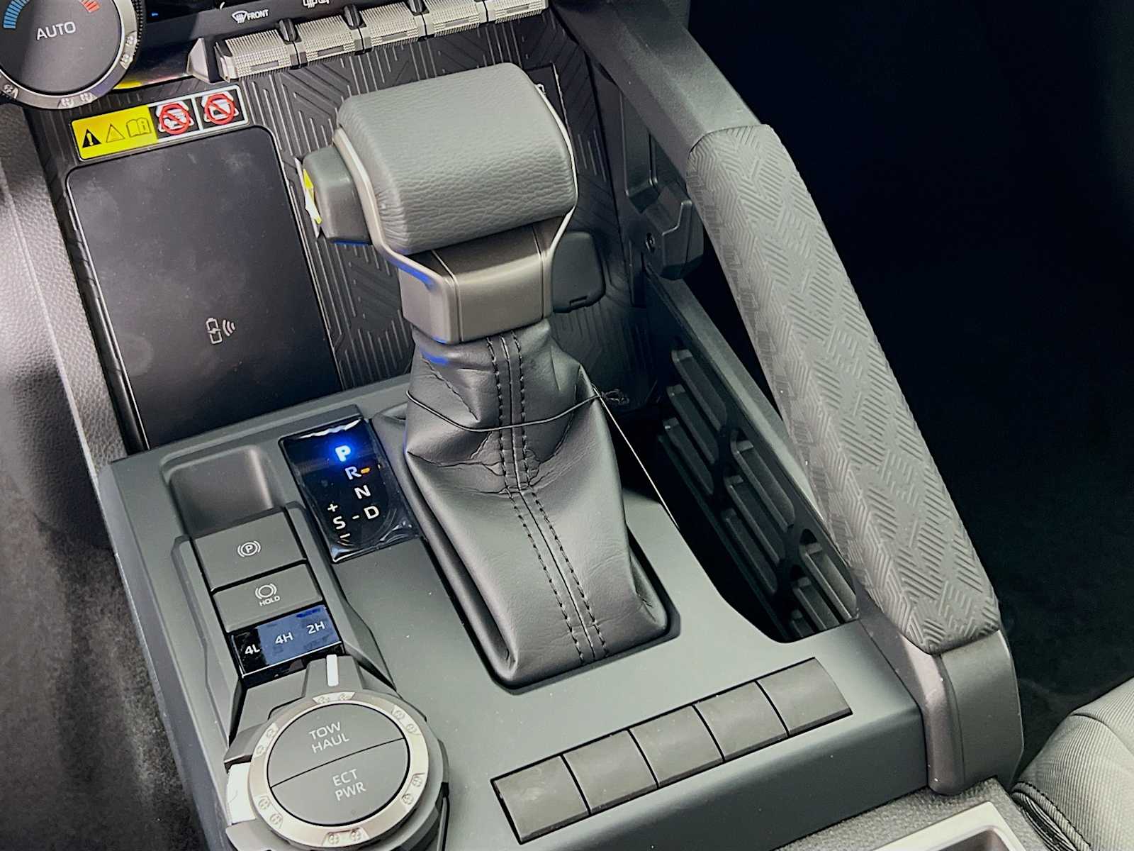 2025 Toyota Tacoma SR5 - Photo 11