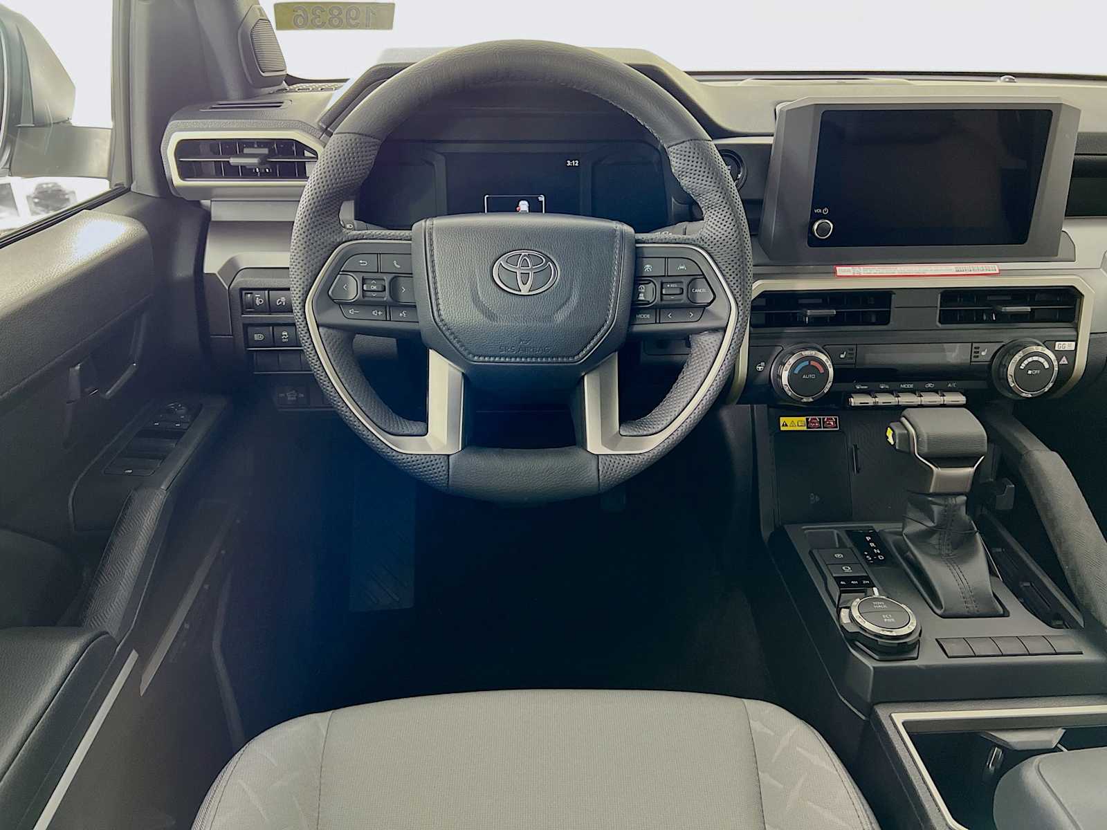 2025 Toyota Tacoma SR5 - Photo 14