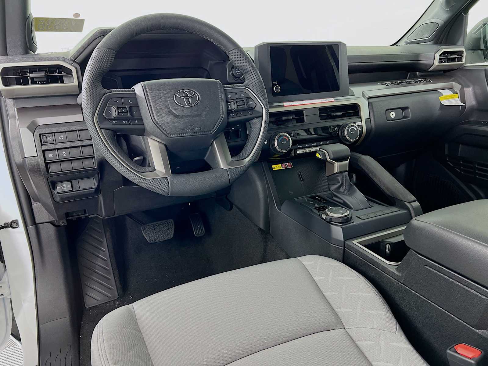 2025 Toyota Tacoma SR5 - Photo 6
