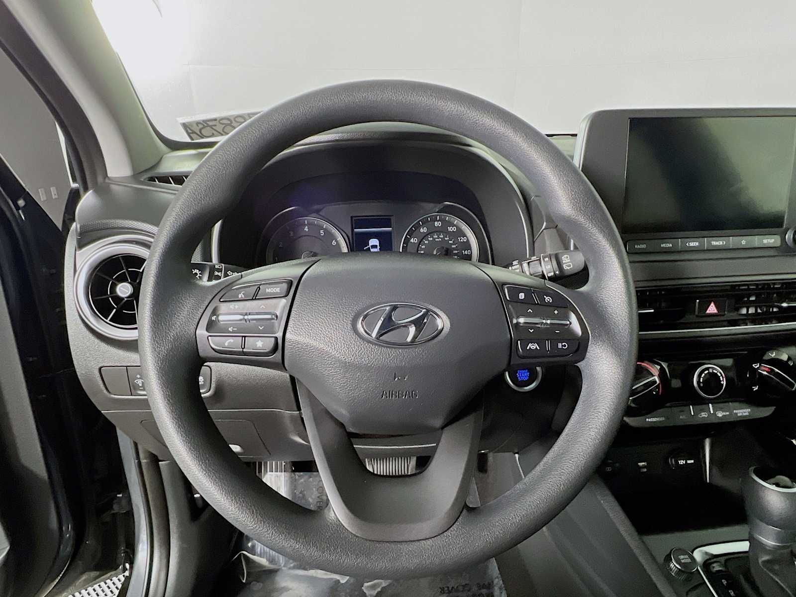 2023 Hyundai Kona SEL - Photo 11
