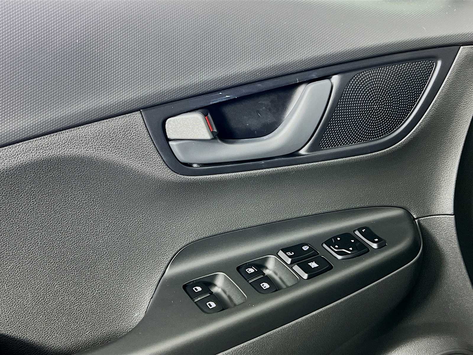2023 Hyundai Kona SEL - Photo 17