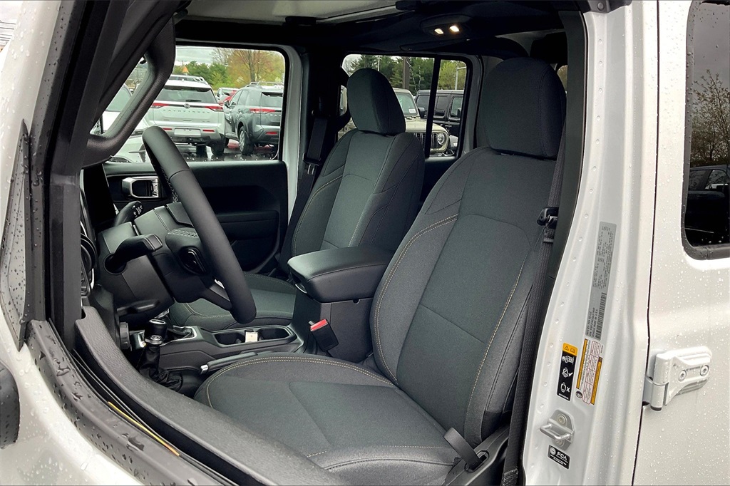 2025 Jeep Gladiator Willys - Photo 11