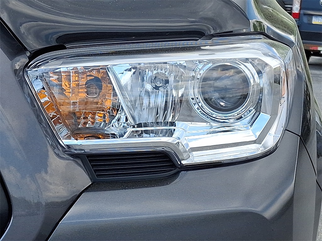 2023 Toyota Tacoma  - Photo 9