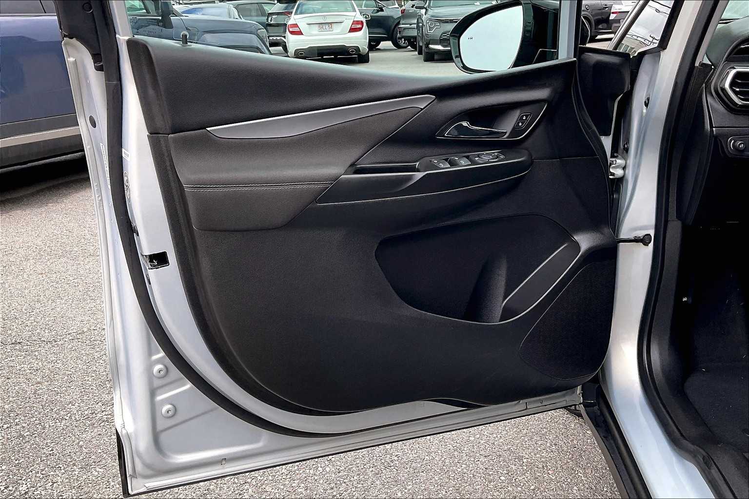 2023 Chevrolet Bolt EV 1LT - Photo 9