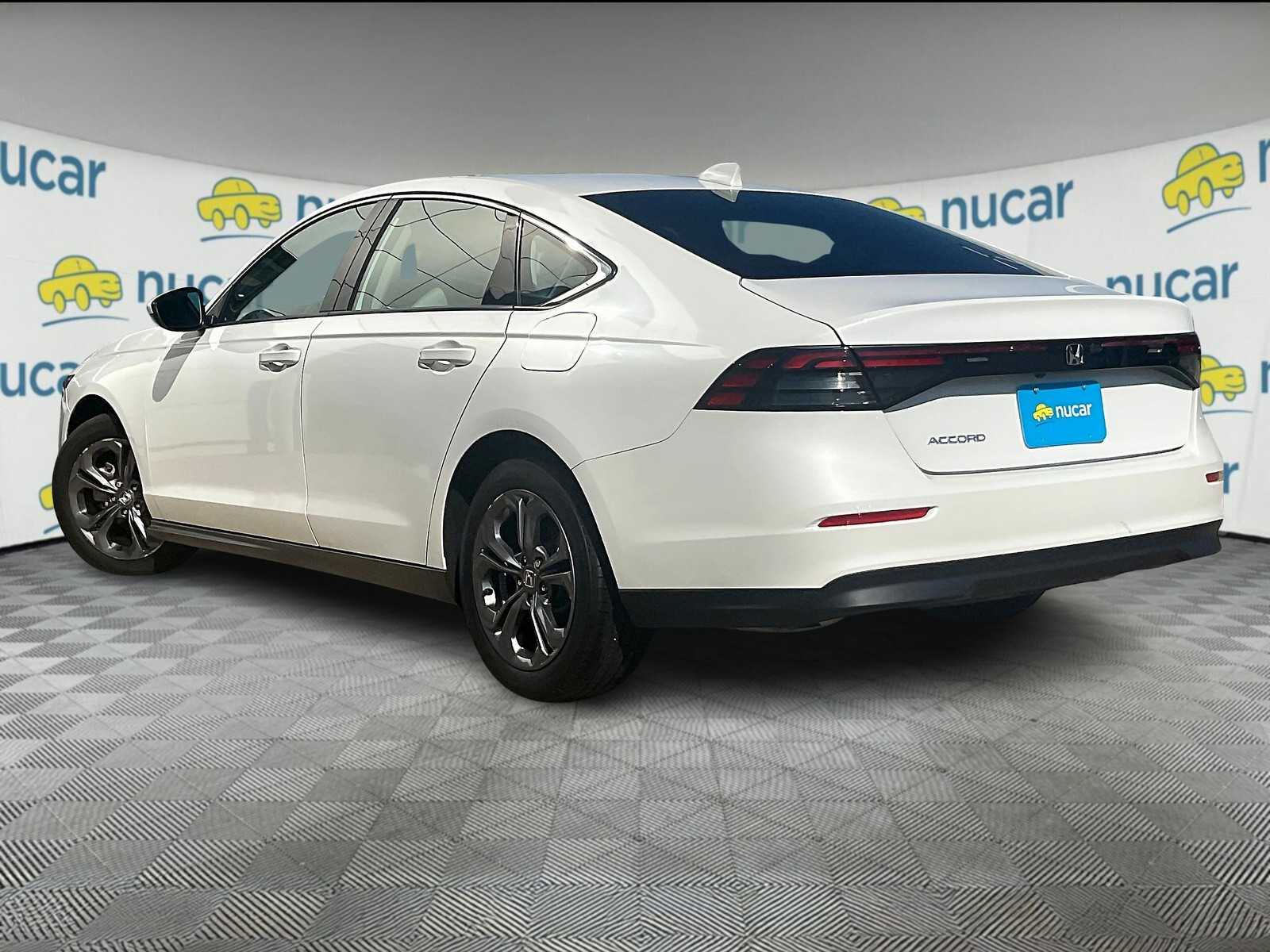 2023 Honda Accord EX - Photo 4