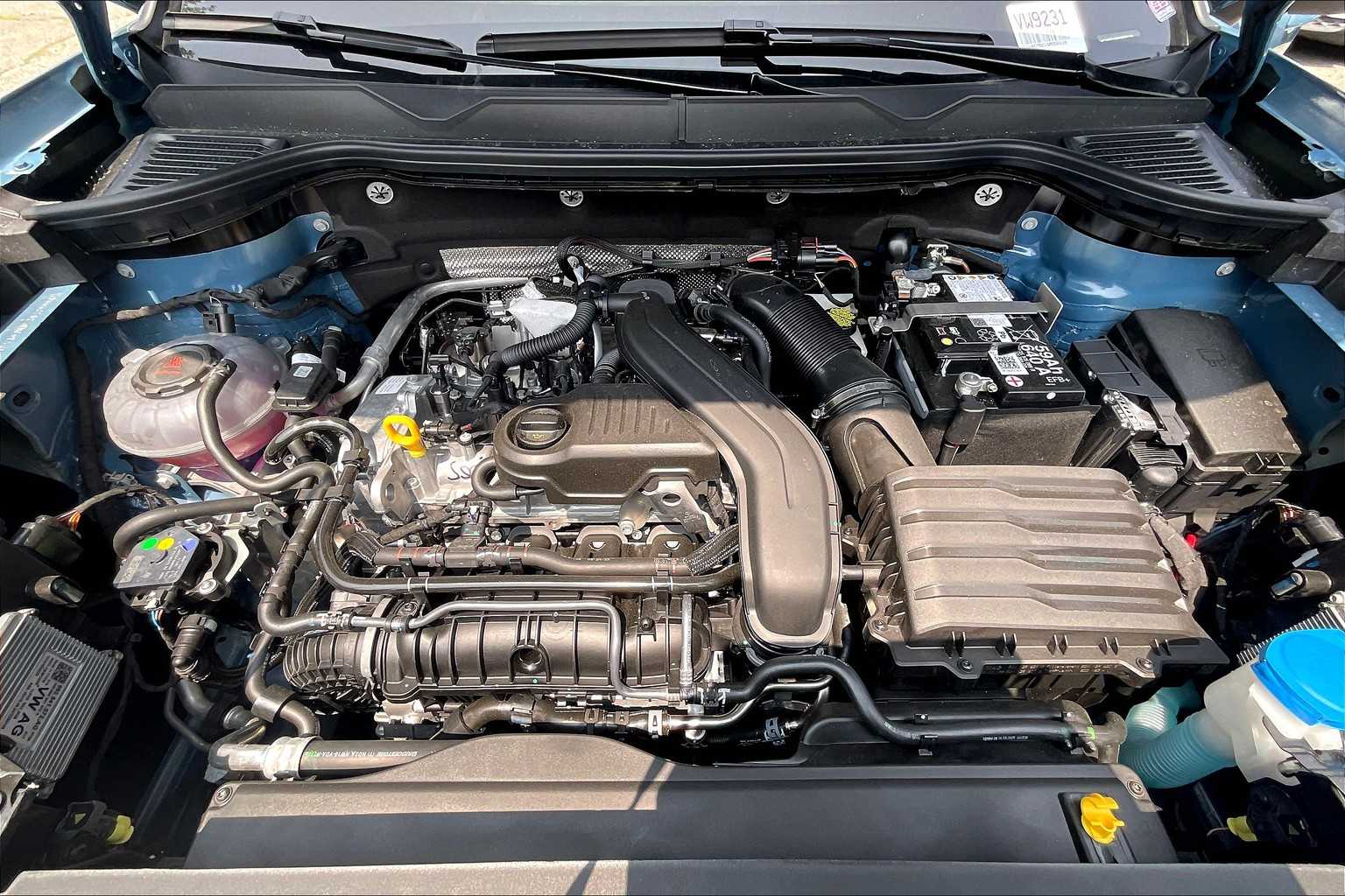 2025 Volkswagen Taos SEL - Photo 16