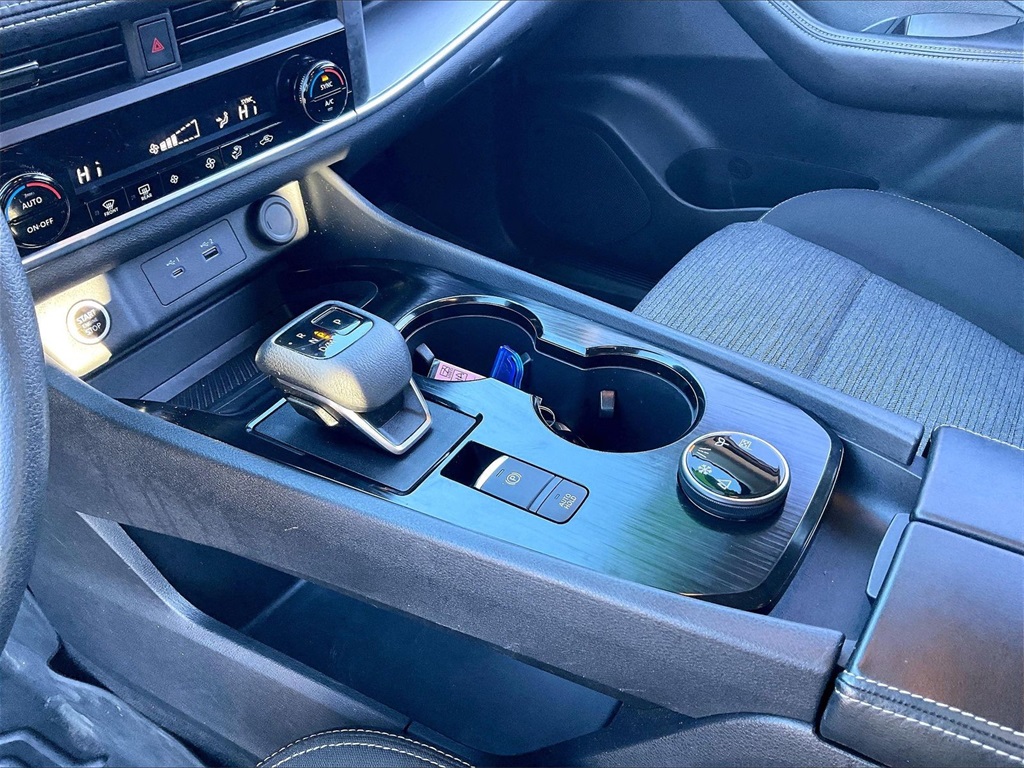 2023 Nissan Rogue SV - Photo 19
