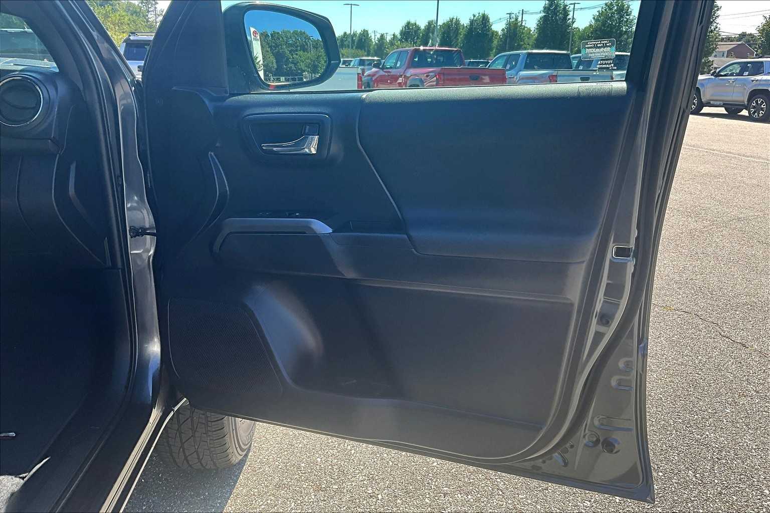 2023 Toyota Tacoma TRD Sport - Photo 12