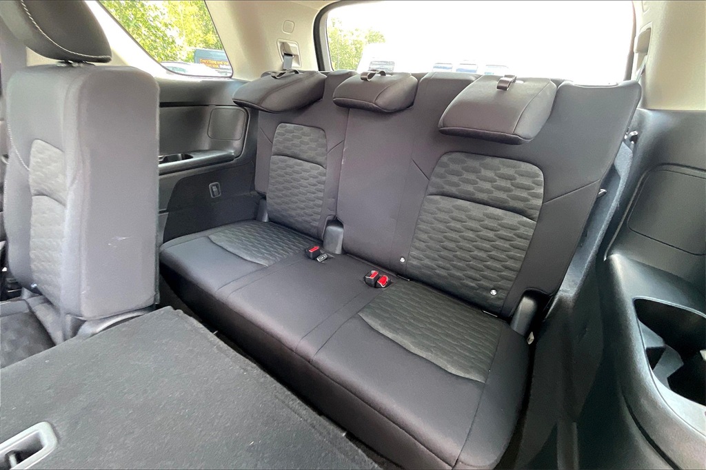 2023 Nissan Pathfinder SV - Photo 16