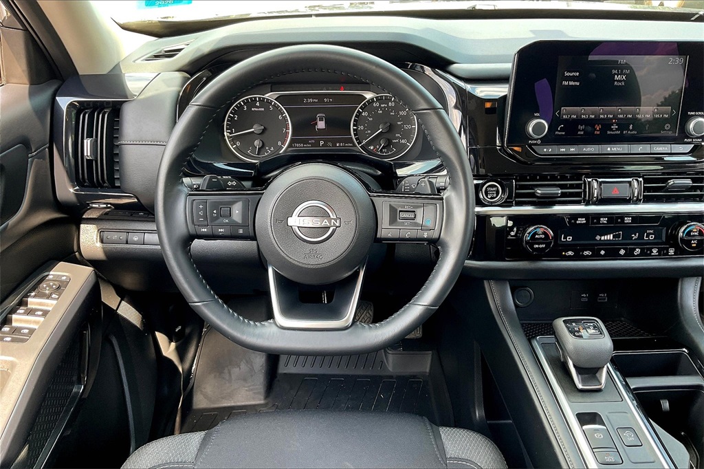 2023 Nissan Pathfinder SV - Photo 17