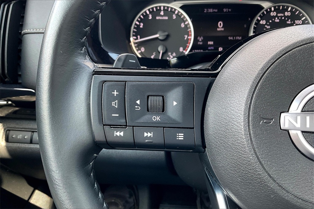2023 Nissan Pathfinder SV - Photo 22