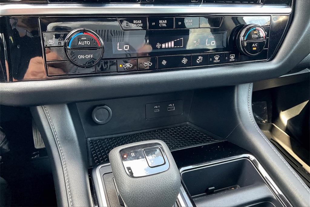 2023 Nissan Pathfinder SV - Photo 25