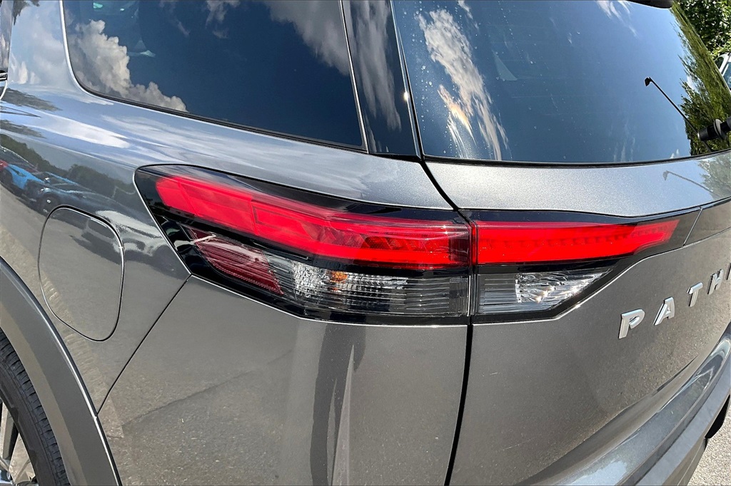 2023 Nissan Pathfinder SV - Photo 32