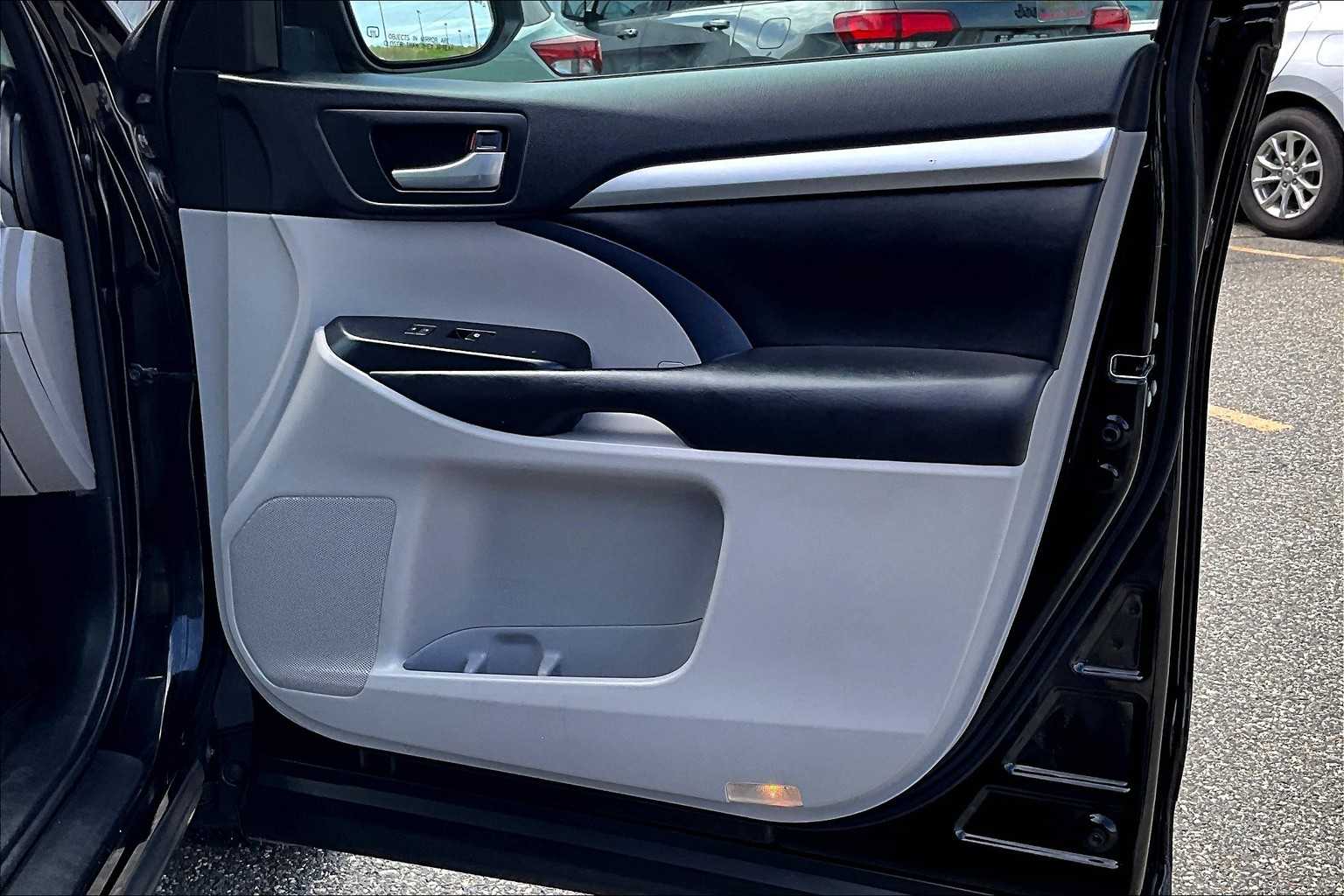 2018 Toyota Highlander XLE - Photo 12