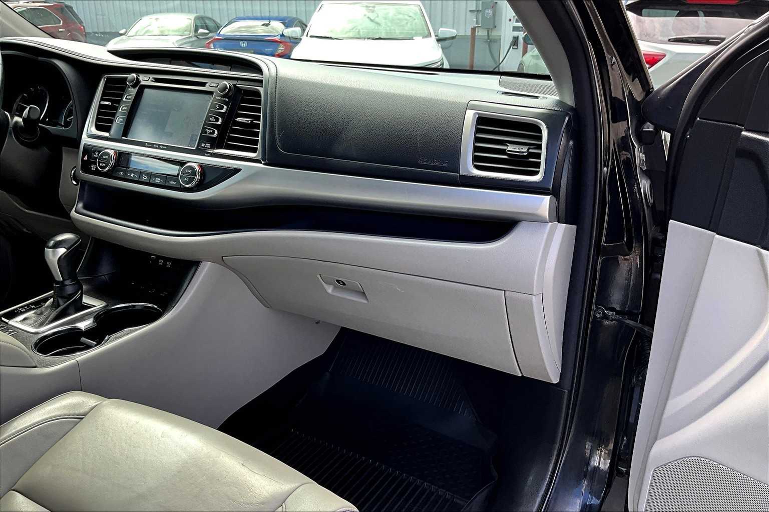 2018 Toyota Highlander XLE - Photo 13