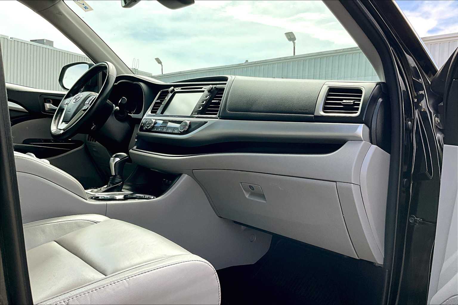 2018 Toyota Highlander XLE - Photo 14