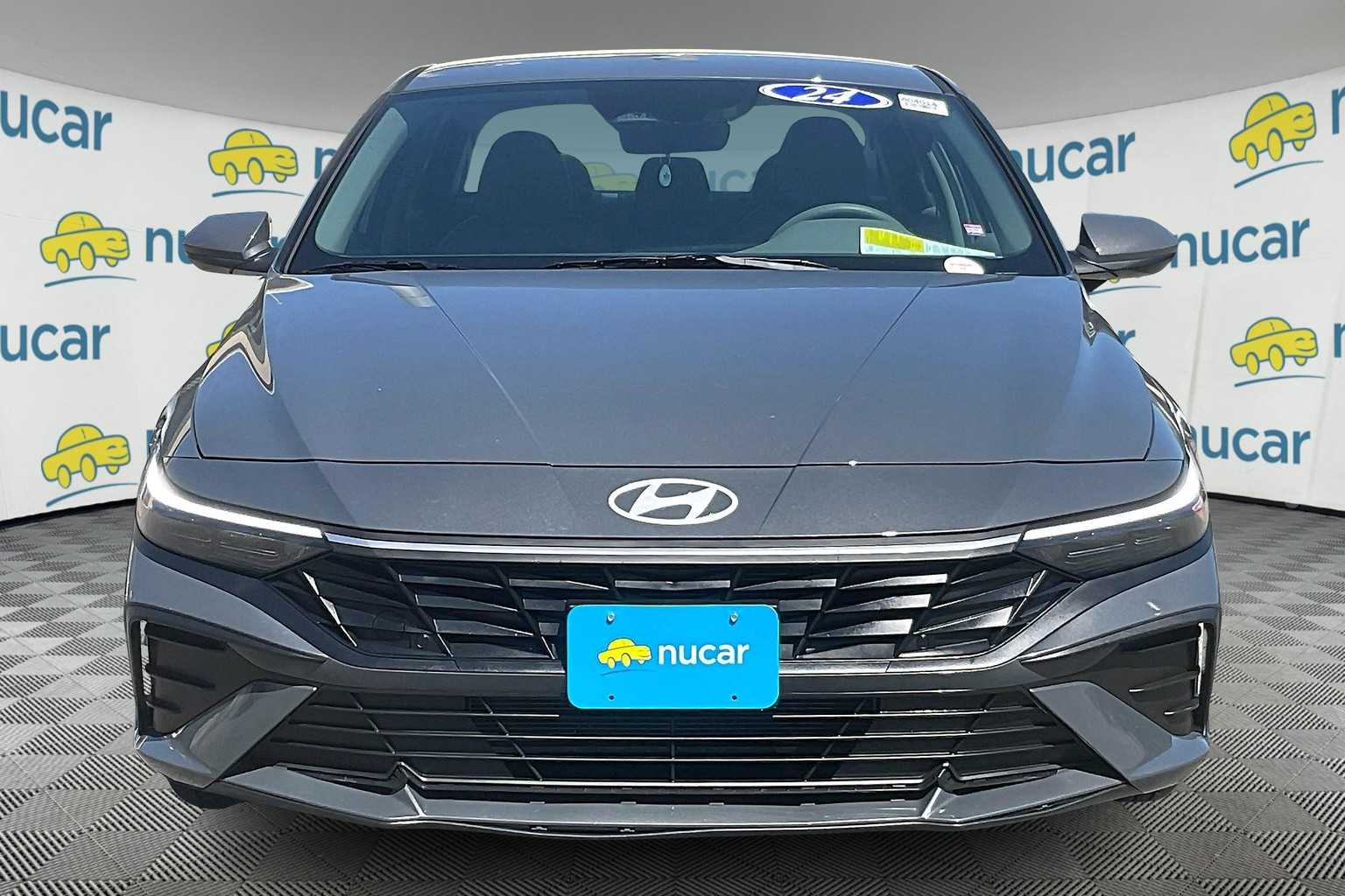 2024 Hyundai Elantra SE - Photo 2