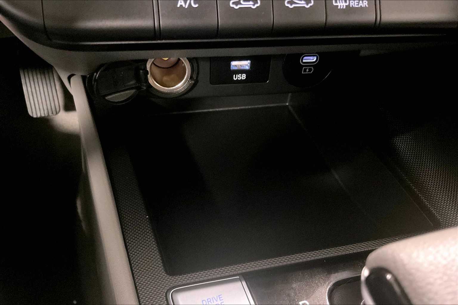 2024 Hyundai Elantra SE - Photo 26