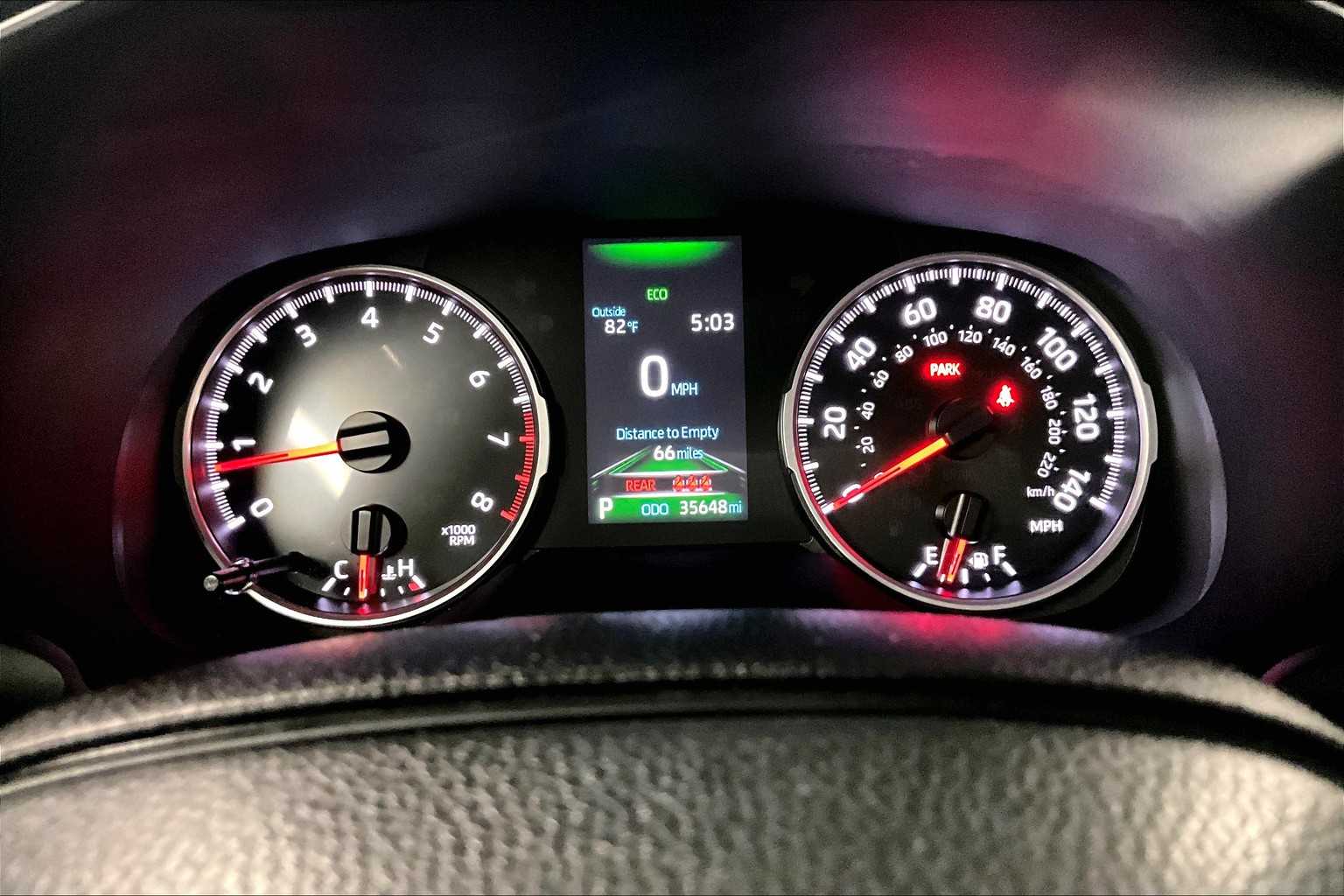 2022 Toyota RAV4 LE - Photo 24