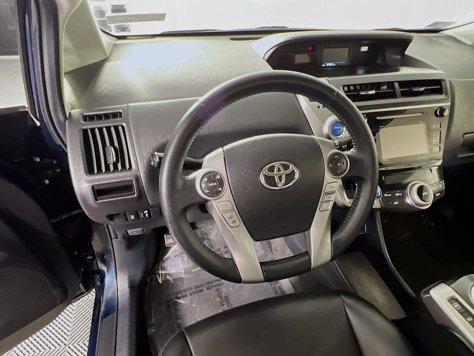 2017 Toyota Prius V Four - Photo 11