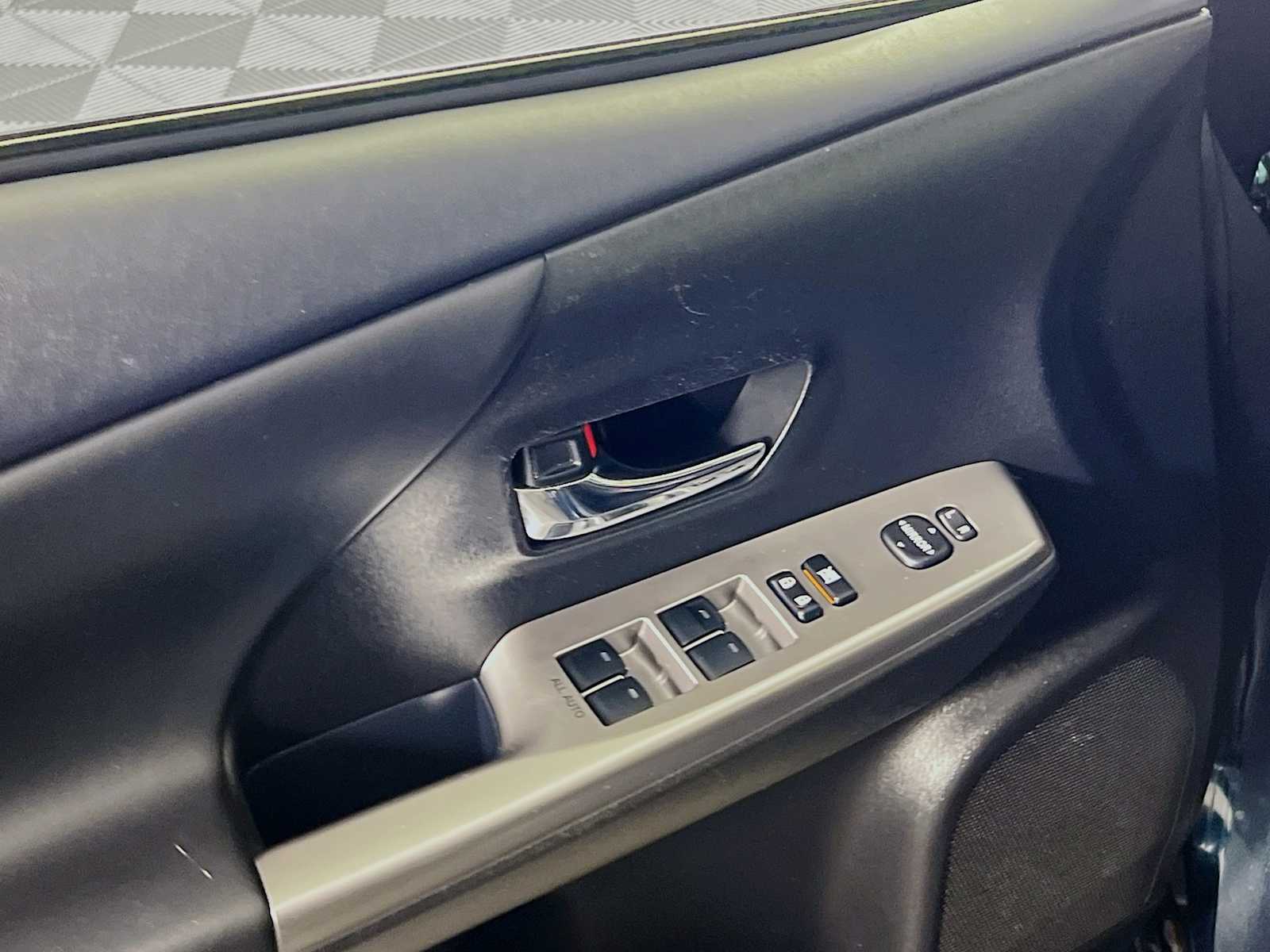 2017 Toyota Prius V Four - Photo 18