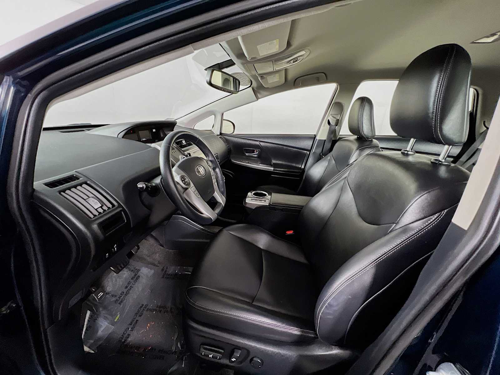 2017 Toyota Prius V Four - Photo 21