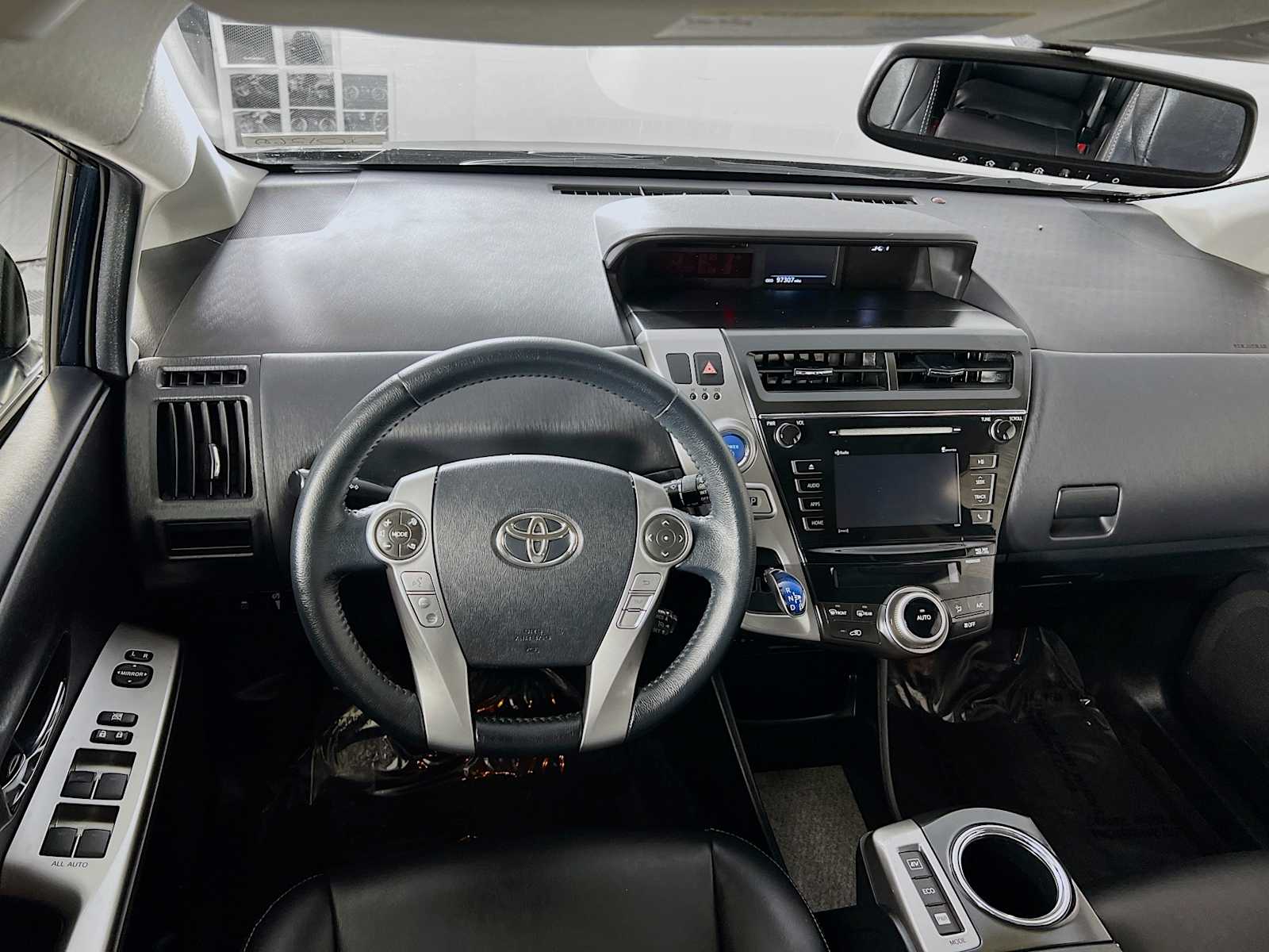 2017 Toyota Prius V Four - Photo 22