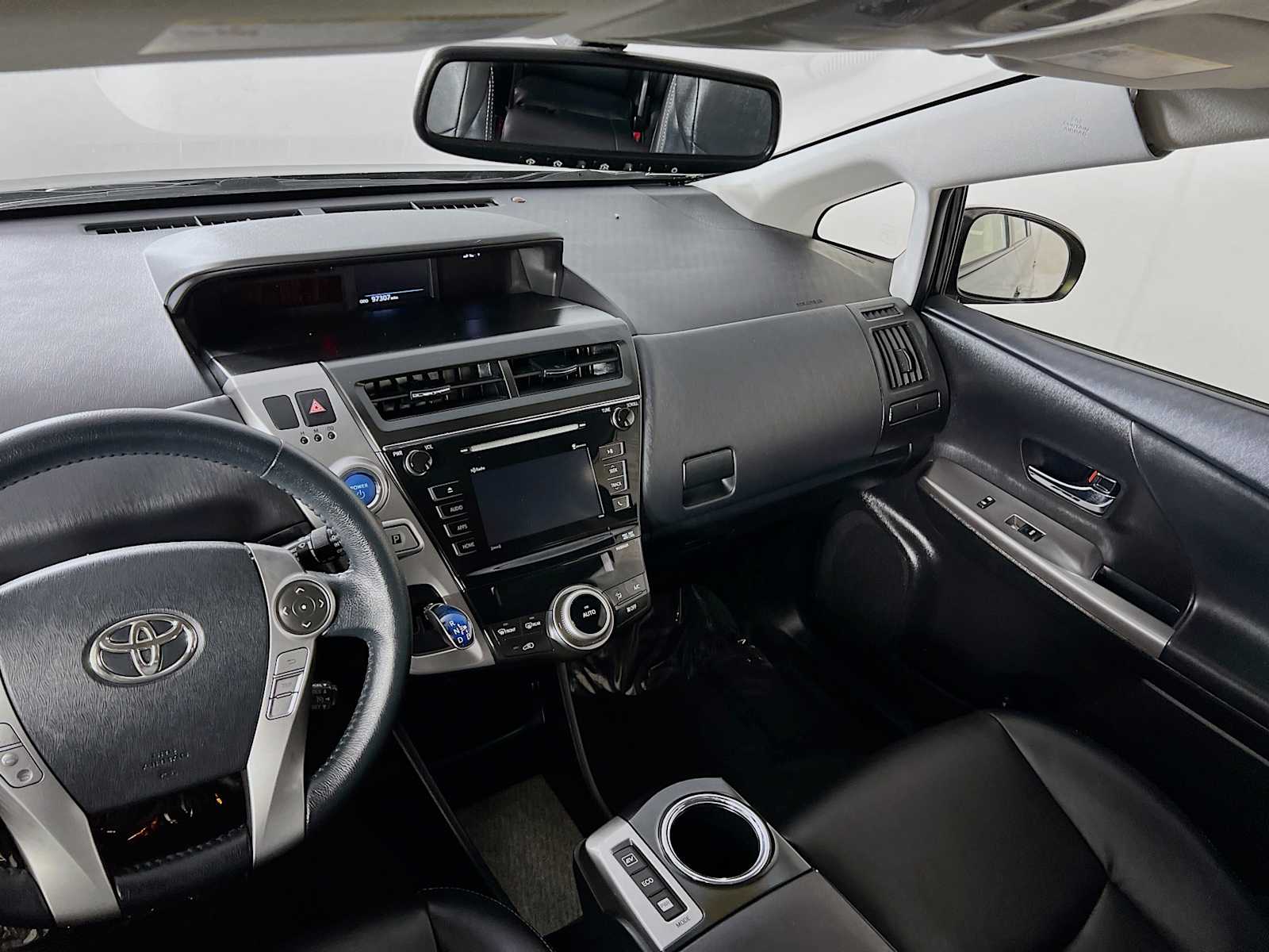 2017 Toyota Prius V Four - Photo 23