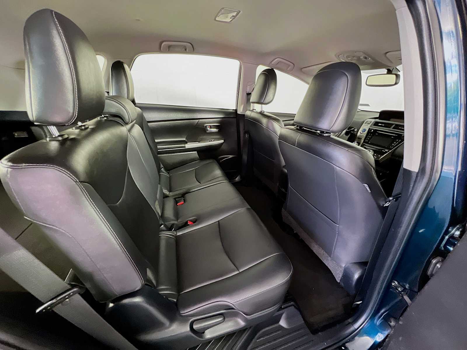 2017 Toyota Prius V Four - Photo 26