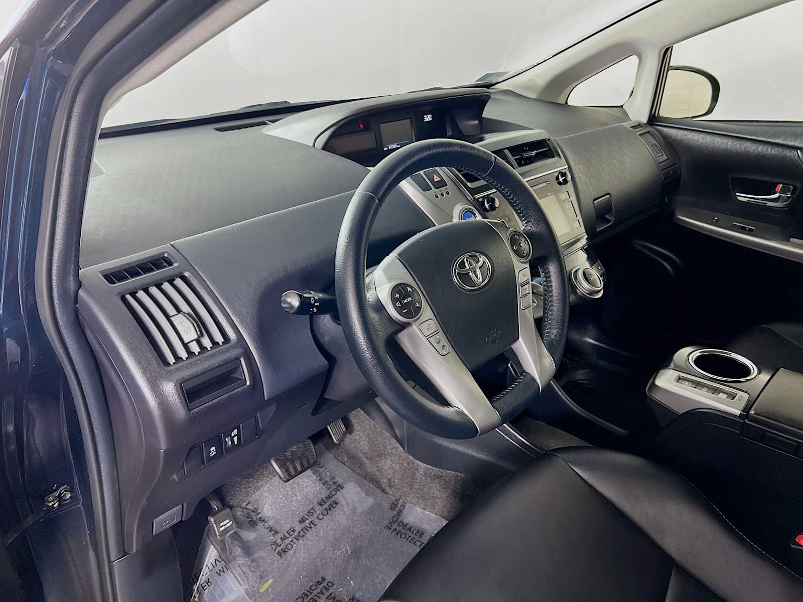 2017 Toyota Prius V Four - Photo 9
