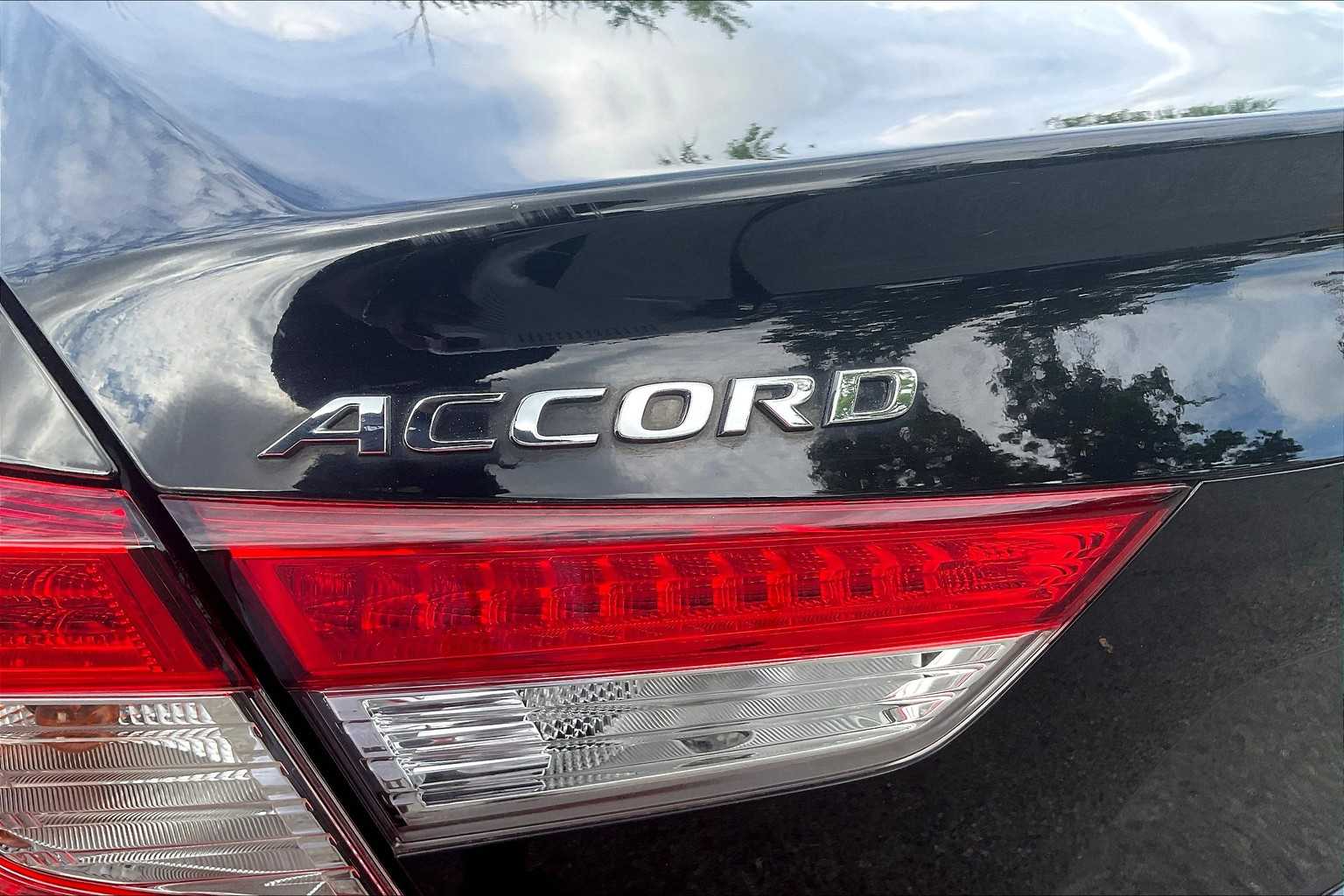 2018 Honda Accord EX 1.5T - Photo 28