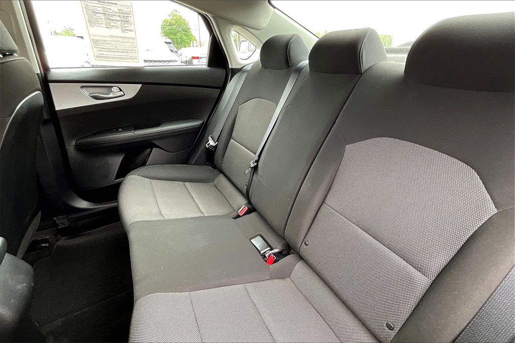 2023 Kia Forte LXS - Photo 14