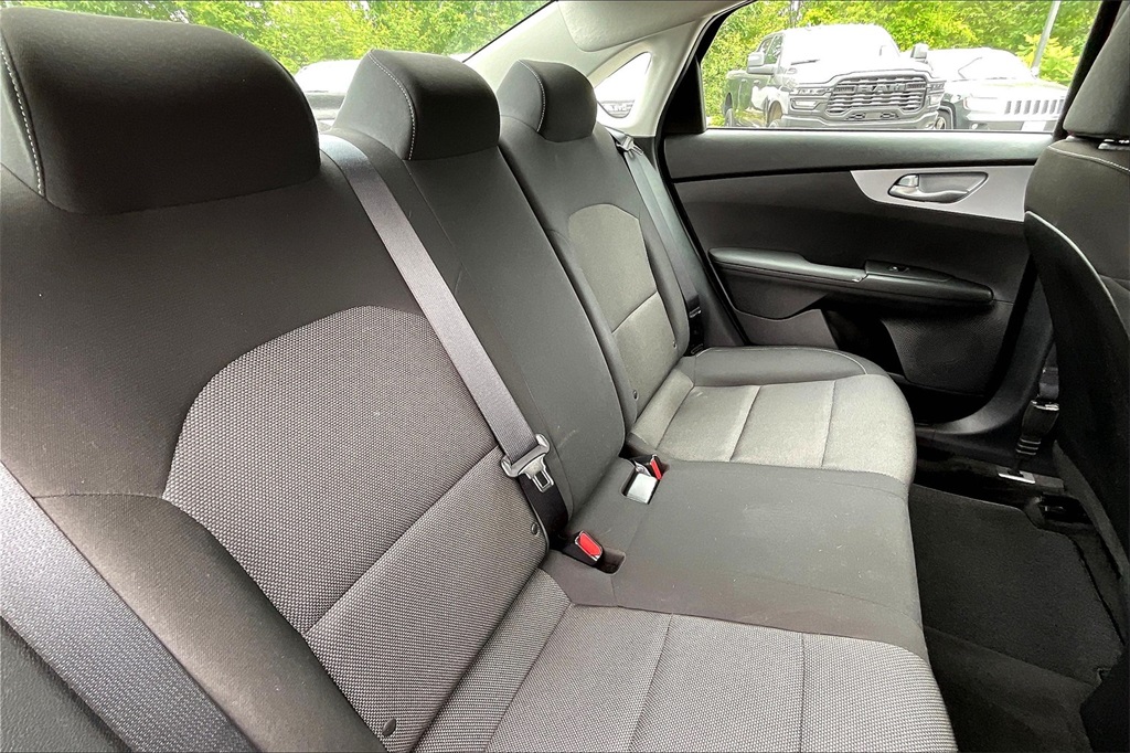 2023 Kia Forte LXS - Photo 15