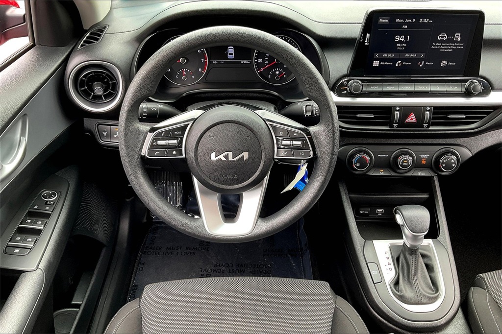 2023 Kia Forte LXS - Photo 16