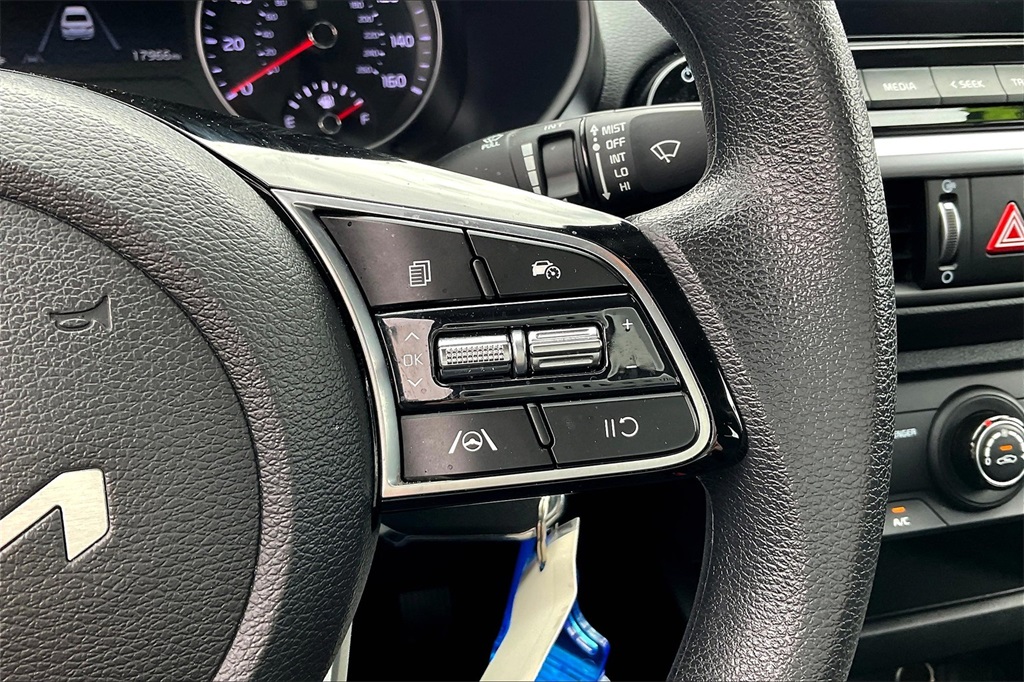2023 Kia Forte LXS - Photo 22