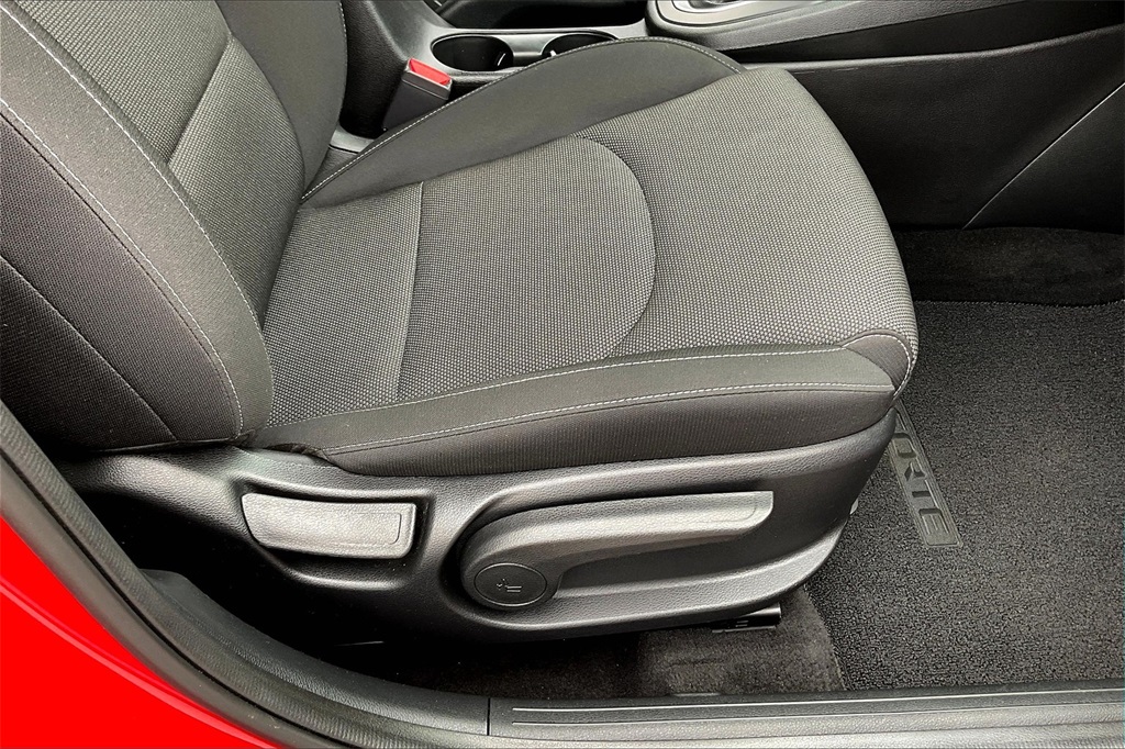 2023 Kia Forte LXS - Photo 33