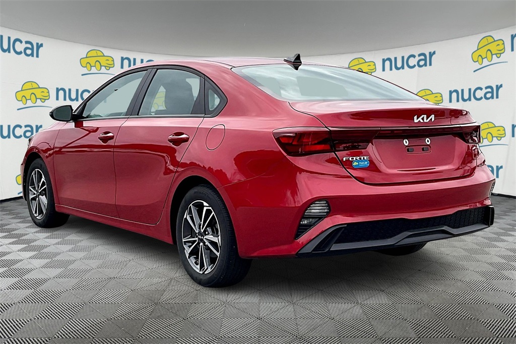 2023 Kia Forte LXS - Photo 4
