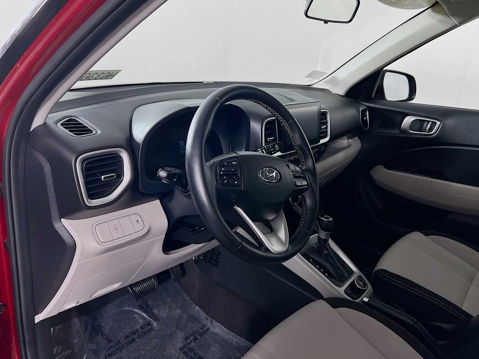 2024 Hyundai Venue SEL - Photo 6
