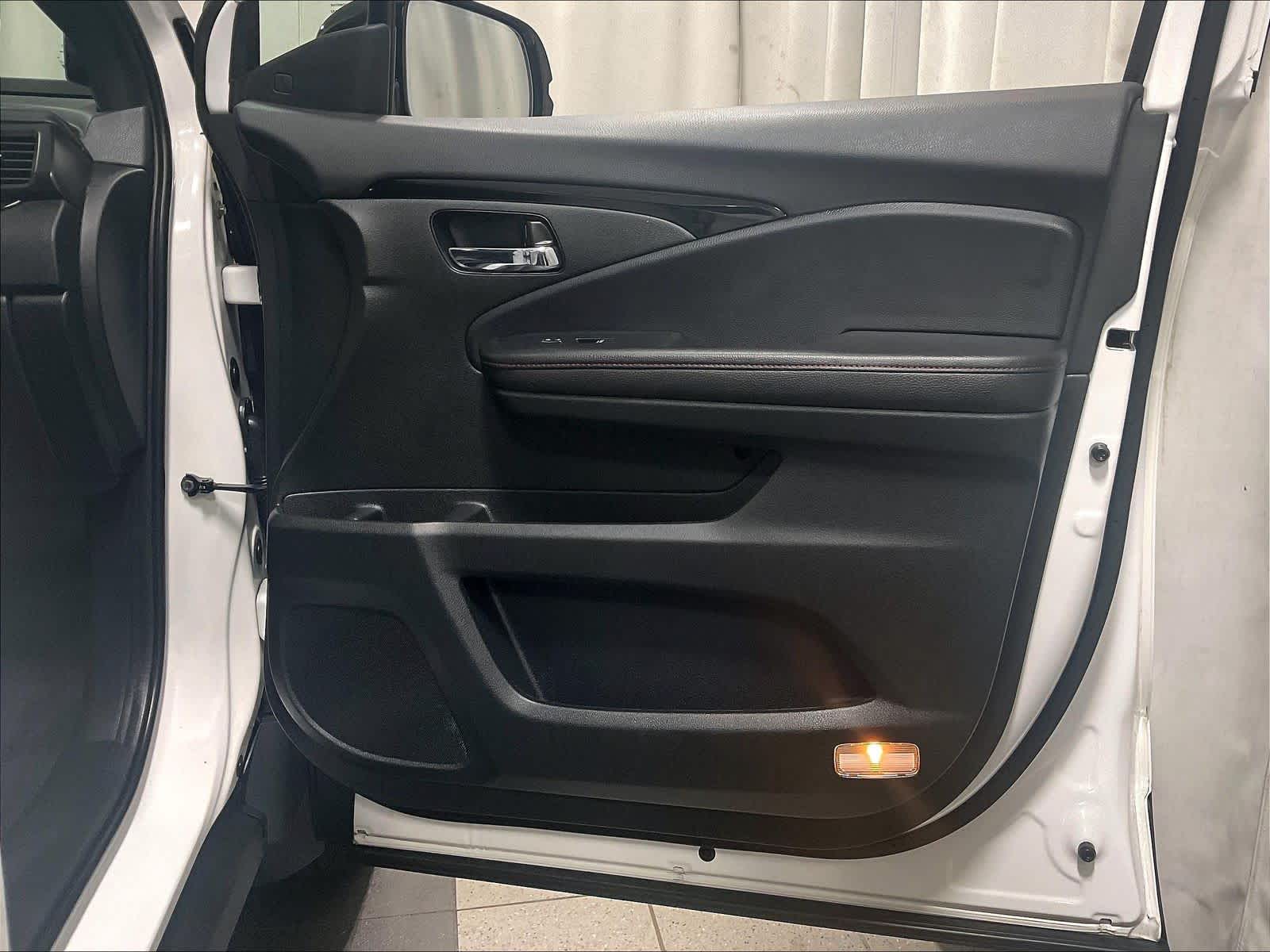 2024 Honda Ridgeline Black Edition - Photo 12