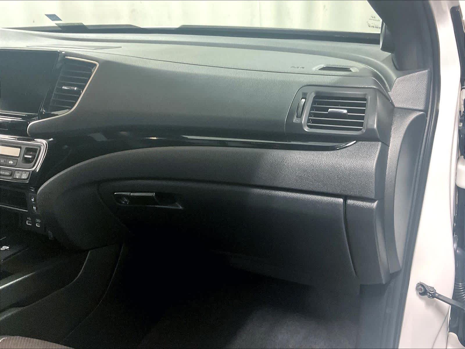 2024 Honda Ridgeline Black Edition - Photo 13