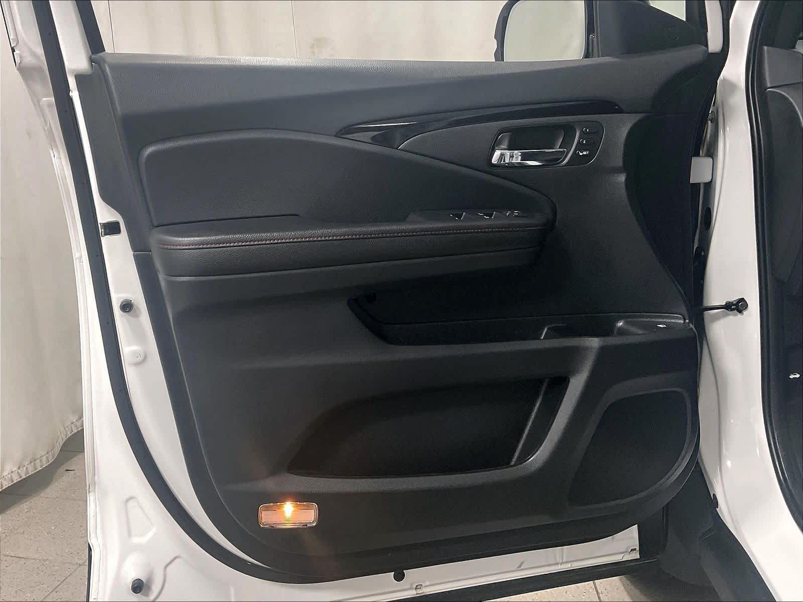 2024 Honda Ridgeline Black Edition - Photo 9