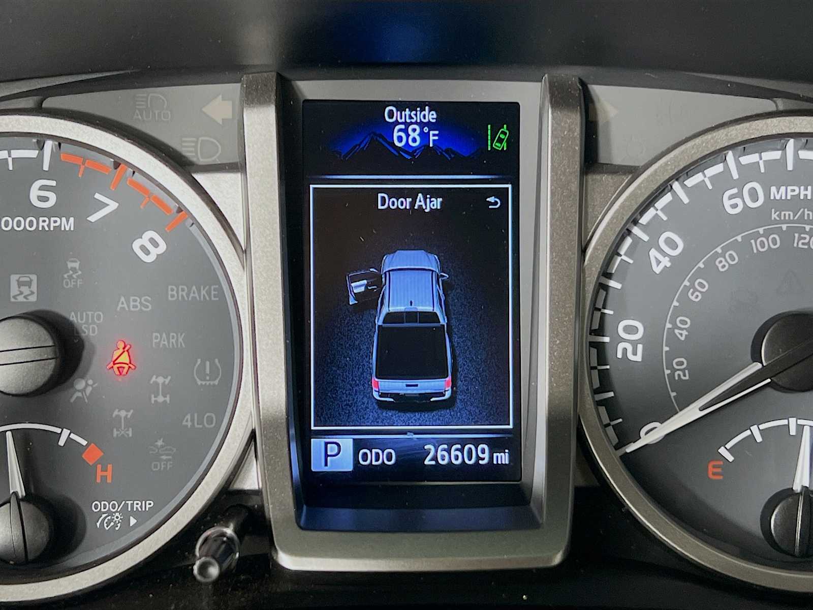 2022 Toyota Tacoma SR5 - Photo 12