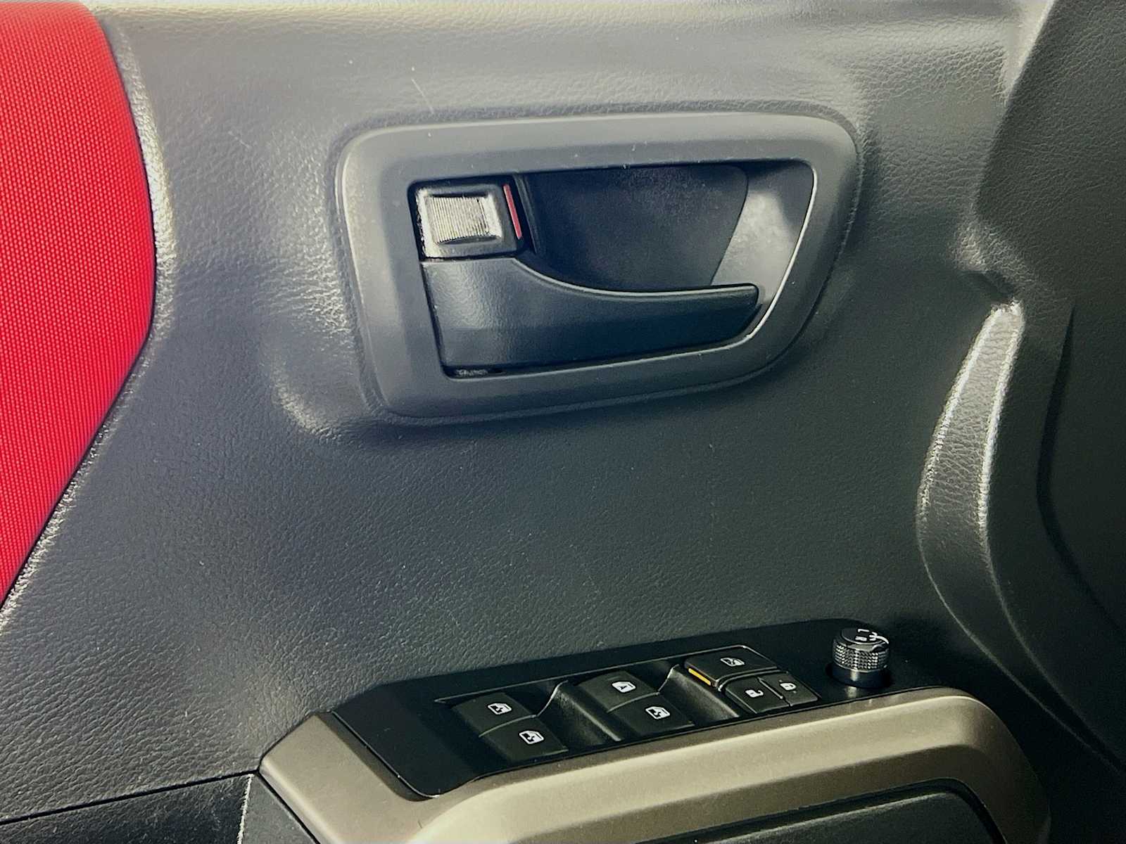 2022 Toyota Tacoma SR5 - Photo 17