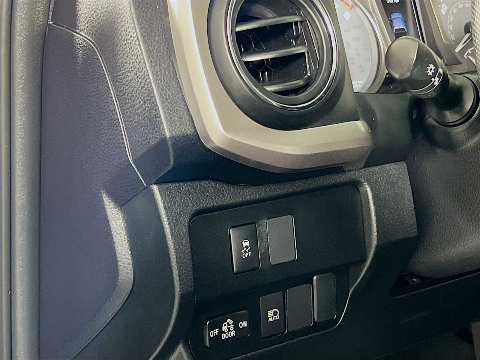 2022 Toyota Tacoma SR5 - Photo 10