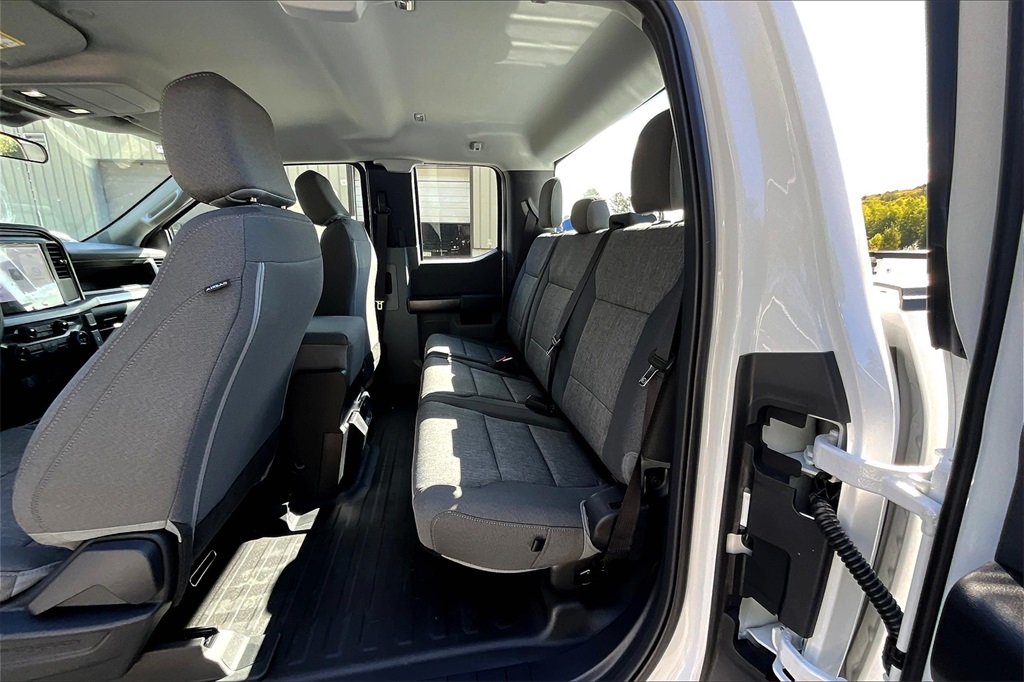 2025 Ford F-150 XL - Photo 11