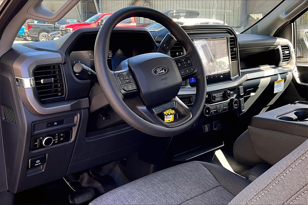 2025 Ford F-150 XL - Photo 7