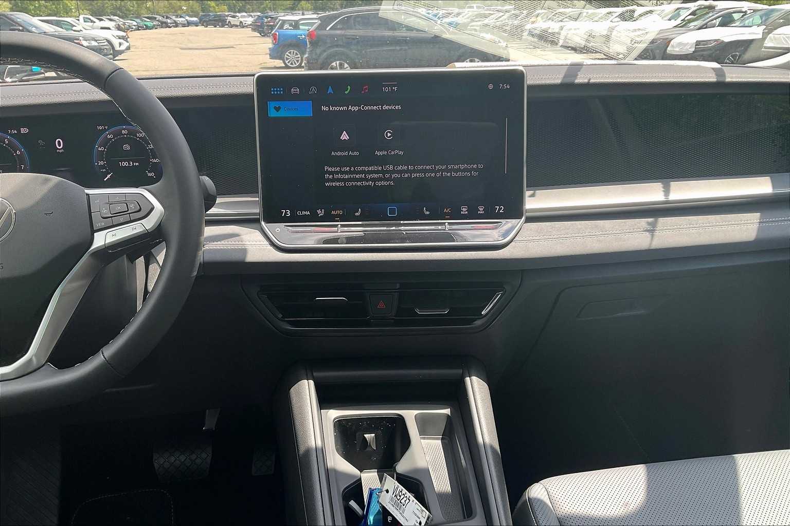 2025 Volkswagen Tiguan SE - Photo 13
