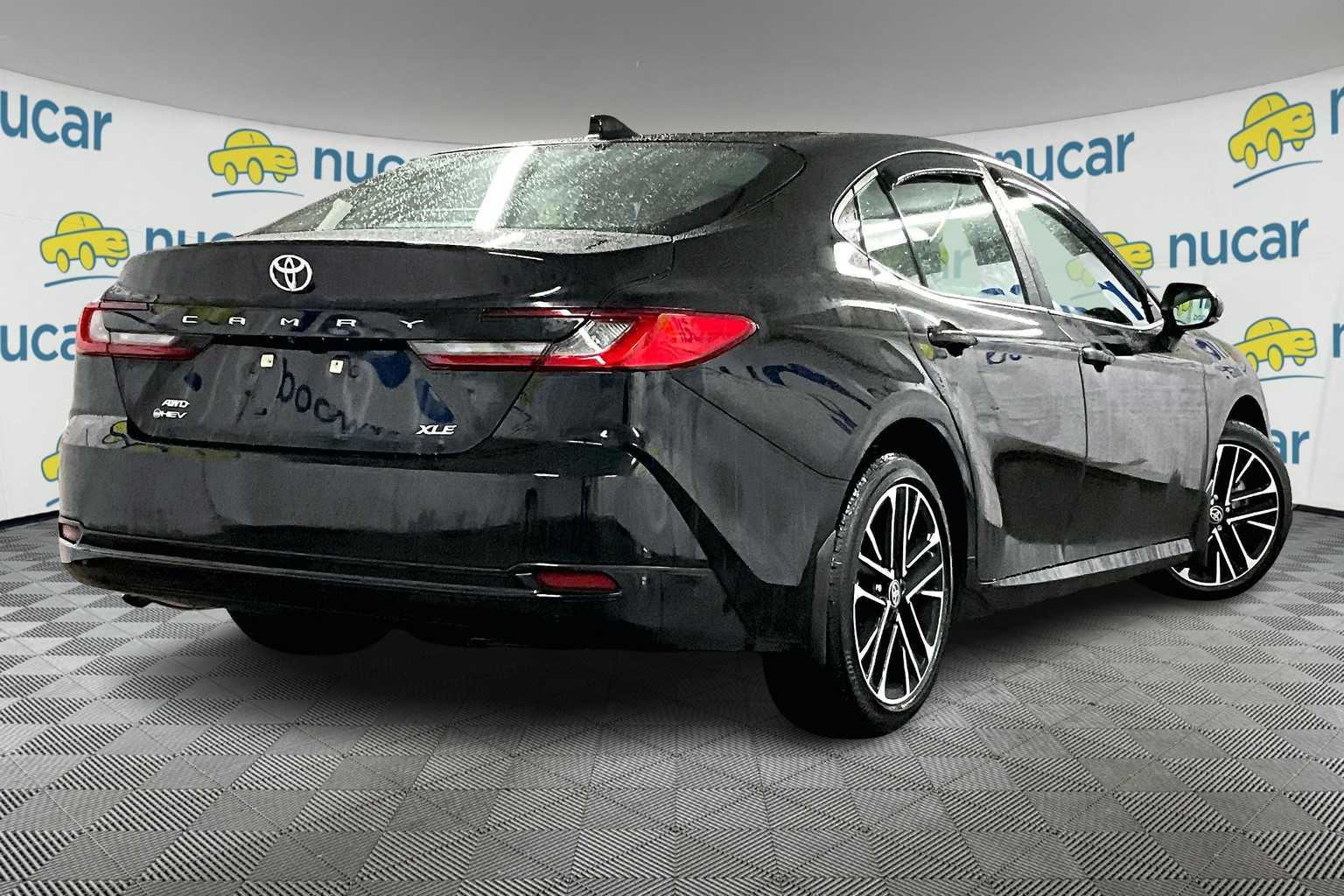 2025 Toyota Camry XLE - Photo 6