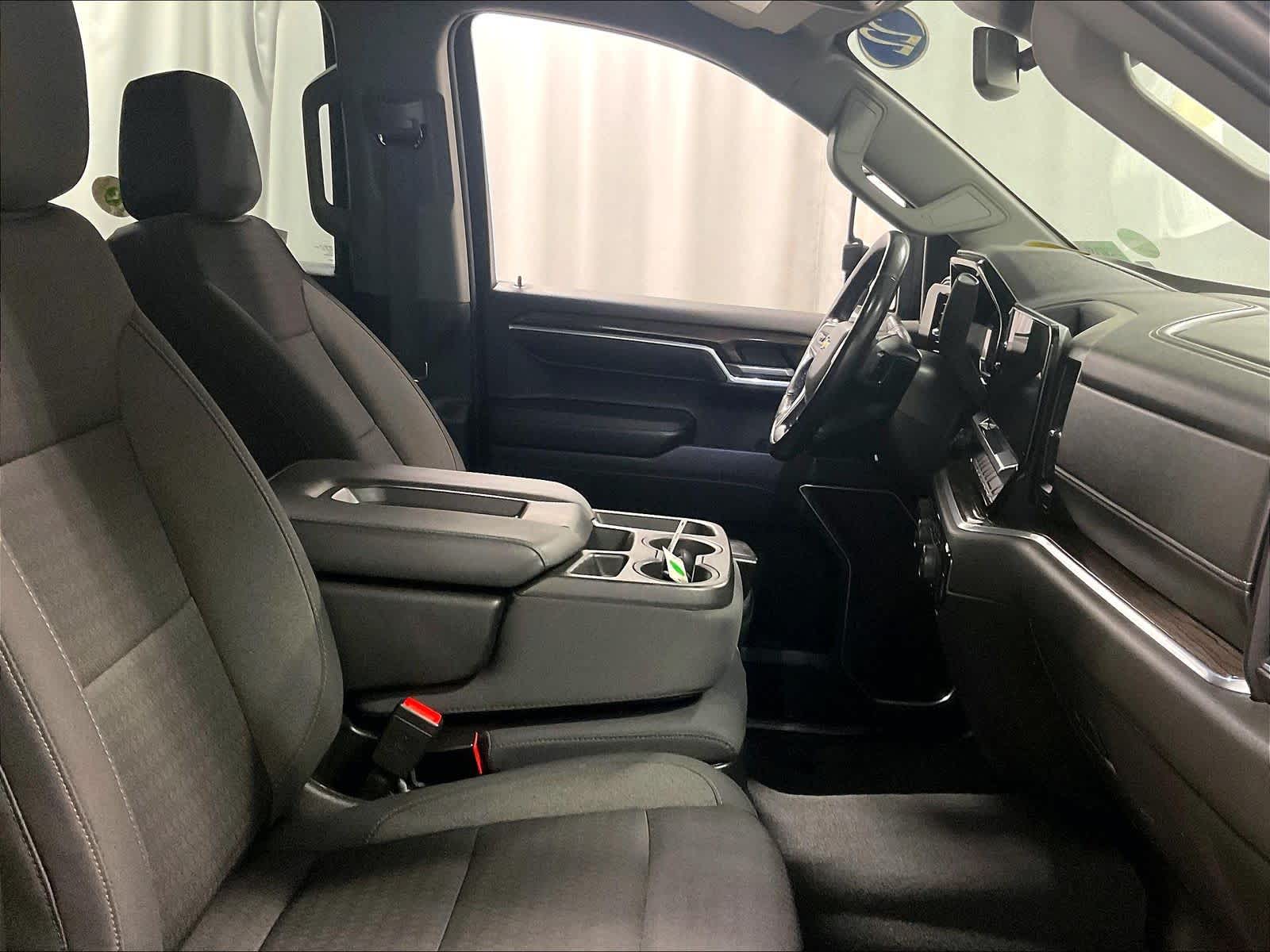 2022 Chevrolet Silverado 1500 LT - Photo 11