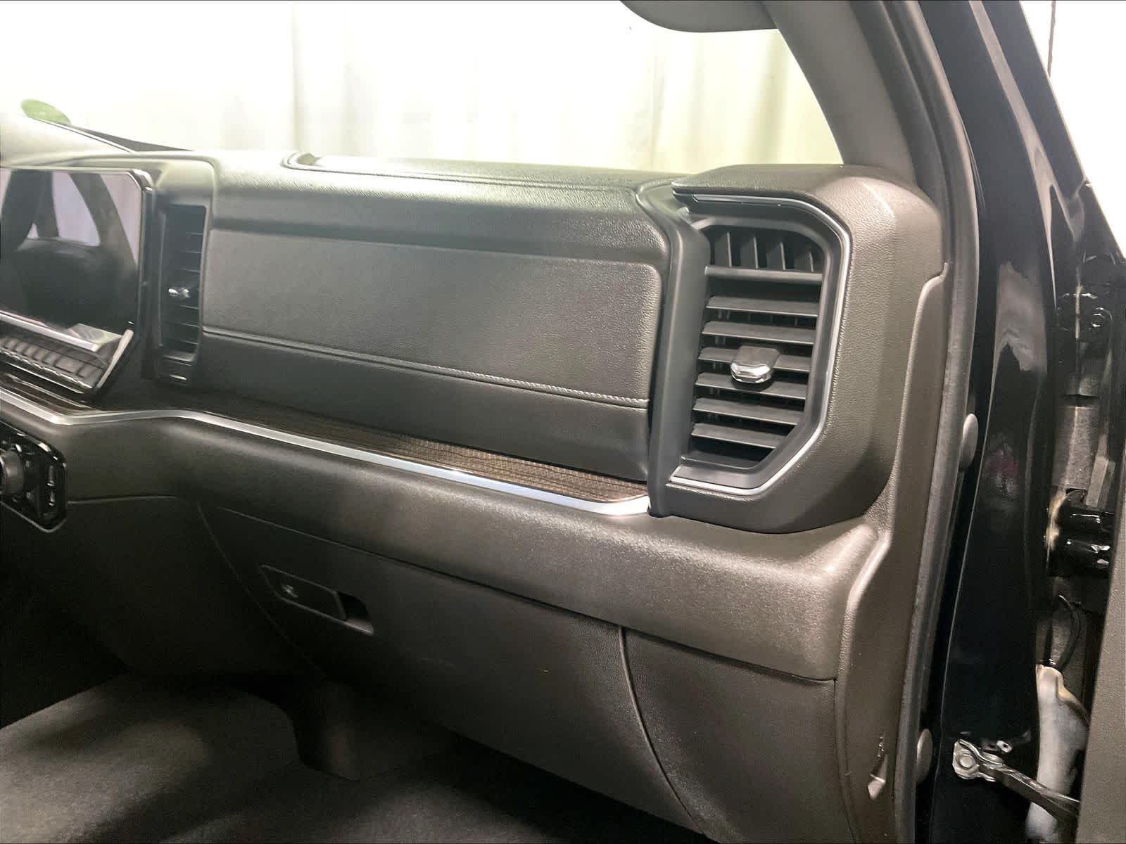 2022 Chevrolet Silverado 1500 LT - Photo 13